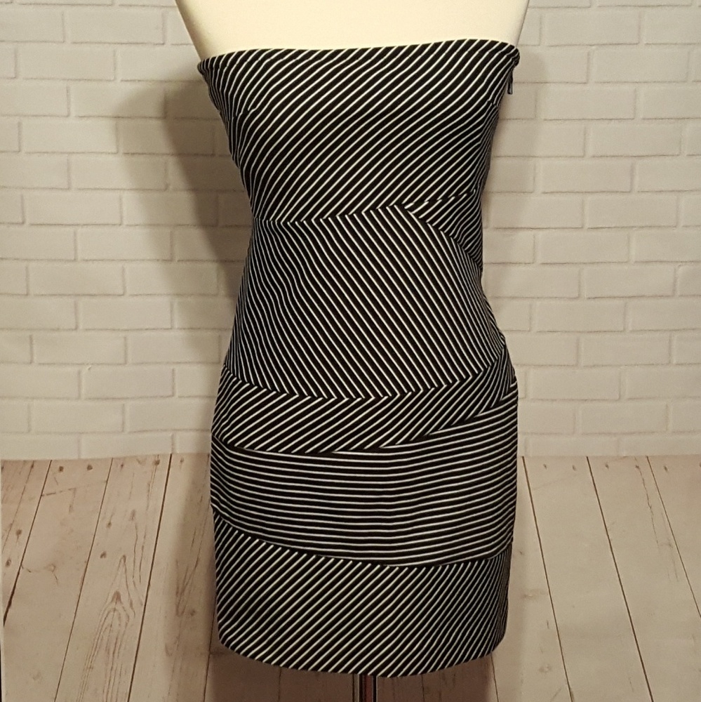 Banana Republic Black & White Striped Seeds Size 6